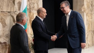 Сръбският президент Александър Вучич е поздравил Румен Радев за победата