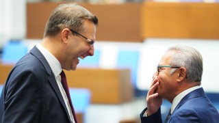 Депутатите се отказаха да разнищят мрежата за влияние на фамилия