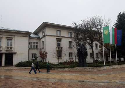 Паметникът на Ботев във Враца осветен 50 години след откриването