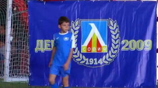 Отборът на Левски набор 2009 размаза вечния съперник ЦСКА с