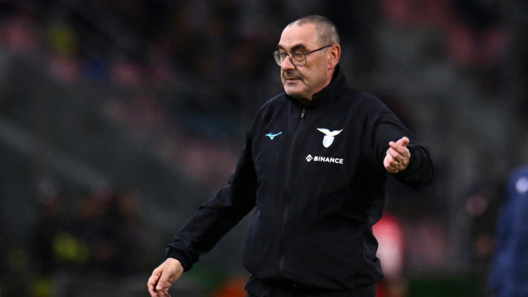 Италианският треньор Маурицио Сари подаде оставка от кормилото на Лацио,