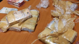 Опит за незаконно пренасяне на валута за 193 627 лева