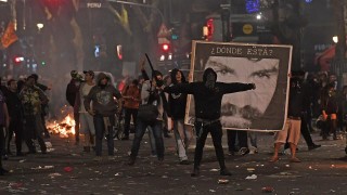 Хиляди хора излязоха по улиците в петък в аржентинската столица