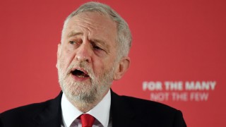 Лидерът на Лейбъристката партия Джереми Корбин обвини британското правителство че