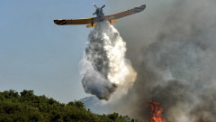 Гръцки хеликоптер се разби при гасене на пожари 