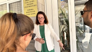 Обвинението за насилствената фризура на Дебора от Стара Загора е