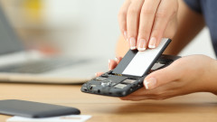 От догодина - всички смартфони в ЕС със сменяеми батерии