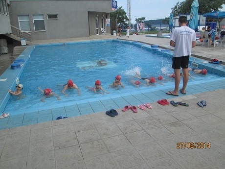 ММС осигурява 300 000 лева за програмата „Научи се да плуваш”