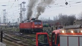 Електрически локомотив предназначен за обслужване на товарни композиции горя в