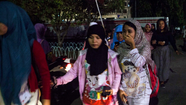 Почти всеки четвърти индонезийски ученик е готов на джихад за ислямски халифат