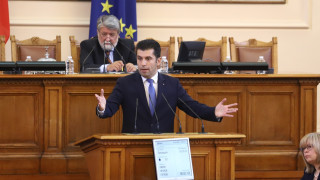 Лидерът на ДПС Мустафа Карадайъ и съпредседателят на Продължаваме промяната