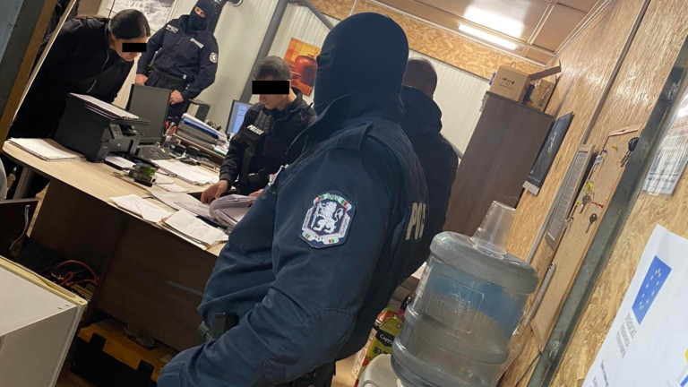 Полицията, прокуратурата и КПКОНПИ провеждат спецакция в Белоградчик, съобщи Нова