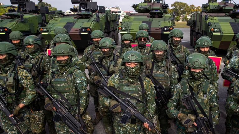 Учения в Тайван за пробиване на китайска блокада