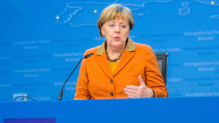 Движим се в правилна посока, обяви Меркел за мигрантите