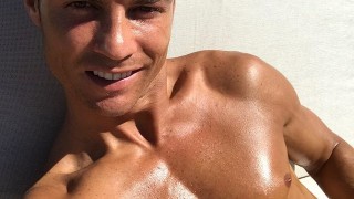 Кристиано Роналдо се снима по бельо