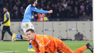 Трансферният гуру Фабрицио Романо твърди че Войчех Шчесни може да