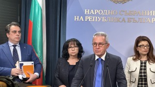 Трусовете в т нар некоалиция очевидно затихват поне засега Това стана