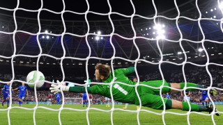 Дузпата на Мануел Ланзини през първото полувреме беше достатъчна за