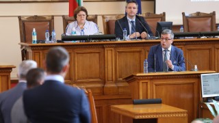 Депутатите приеха с прегласуване волеизявлението на кандидата за премиер Пламен