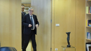 Премиерът на Великобритания Тереза Мей ще поиска само кратко отлагане