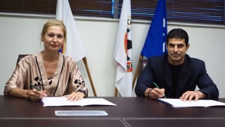 Днес в Национална футболна база Бояна бе подписан договор за