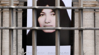 И камшици за осъдената на смърт иранка