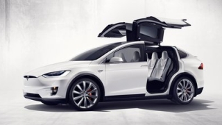 Вижте новия „летящ” модел на Tesla (ВИДЕО)