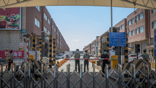 След седмици в които почти няма нови коронавирусни инфекции Пекин