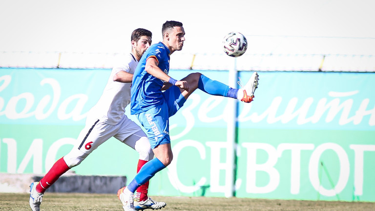 Полузащитникът на Левски - Георги Миланов - се очаква се