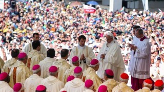 Папата канонизира децата, видели Чудото от Фатима