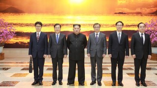 Лидерът на Северна Корея Ким Чен ун обяви че иска по тесни