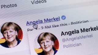 Германският канцлер Ангела Меркел напуска Facebook след като предаде като