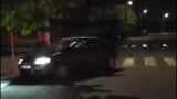 Шофьор помете с над 100 км/ч пет коли и стълб и избяга
