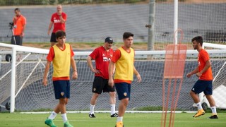 Отборът на Валенсия Местая за първи път тренира под ръководството