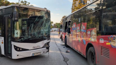 Тежка катастрофа в Пловдив: Два автобуса от градския транспорт се удариха челно
