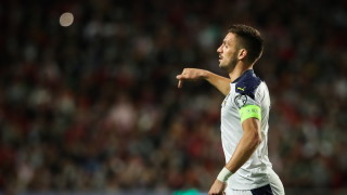 Капитанът на нидерландския гранд Аякс Душан Тадич напусна клуба и