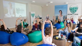 Йога парти и нова философия за красота