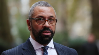 Британският вътрешен министър Джеймс Клевърли пристигна в Руанда във вторник