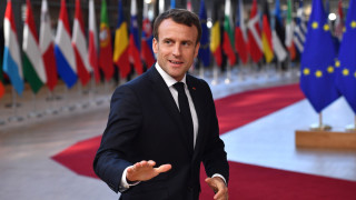 За какво се извини президентът на Франция