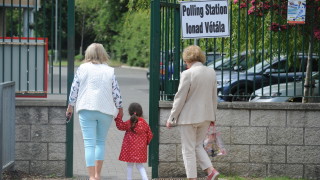 Ирландците улесниха разводите на референдум