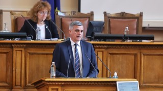 Стефан Янев се извини на лекарите, но не и на Костадин Ангелов