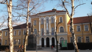 Клиенти пребиха продавач на денонощен магазин в Габрово Мащабното меле