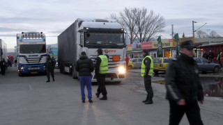 Наши превозвачи на контра срещу гръцки фермери