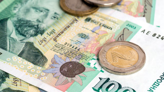 С 36 4 са повече месечните приходи на Агенция Митници за