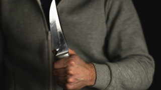 Психично болен мъж нападна момиче с нож в София предаде