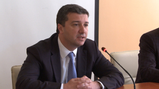 Прокопиев диктува енергийната атака срещу кабинета, обвини Стойнев