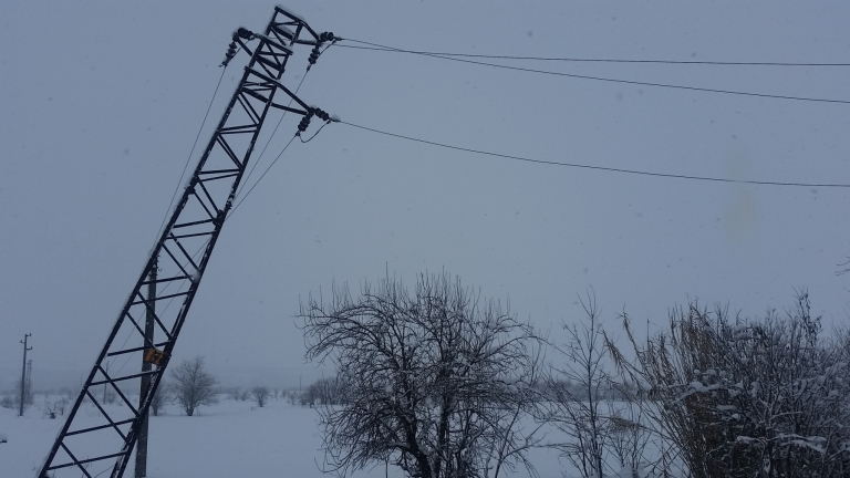 Четири варненски села останаха без ток, съобщава БНТ.
Над 8 часа