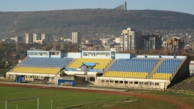 Реновират стадион "Панайот Волов" в Шумен