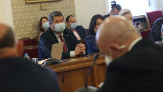 Съпредседателят на Демократична България Христо Иванов настоя в профила си