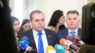 ВМРО остава с отворена врата за обединения на евровота Това